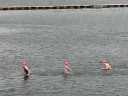 Gruppe mit Schimmern beim Triathlon