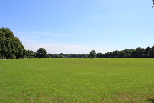 Ein seltener Anblick, die Festwiese ist menschenleer