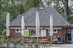 Lese-Café am Rosengarten