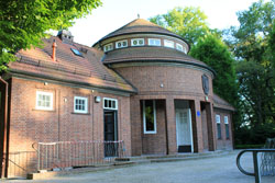 Trinkhalle auf der Gartenseite