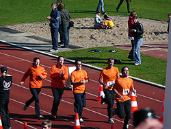 Gemeinsamer Zieleinlauf mit der Staffel