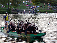 Drachenbootfahren auf dem Stadtparksee