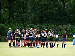 Shake Hands nach einem Hockeyspiel